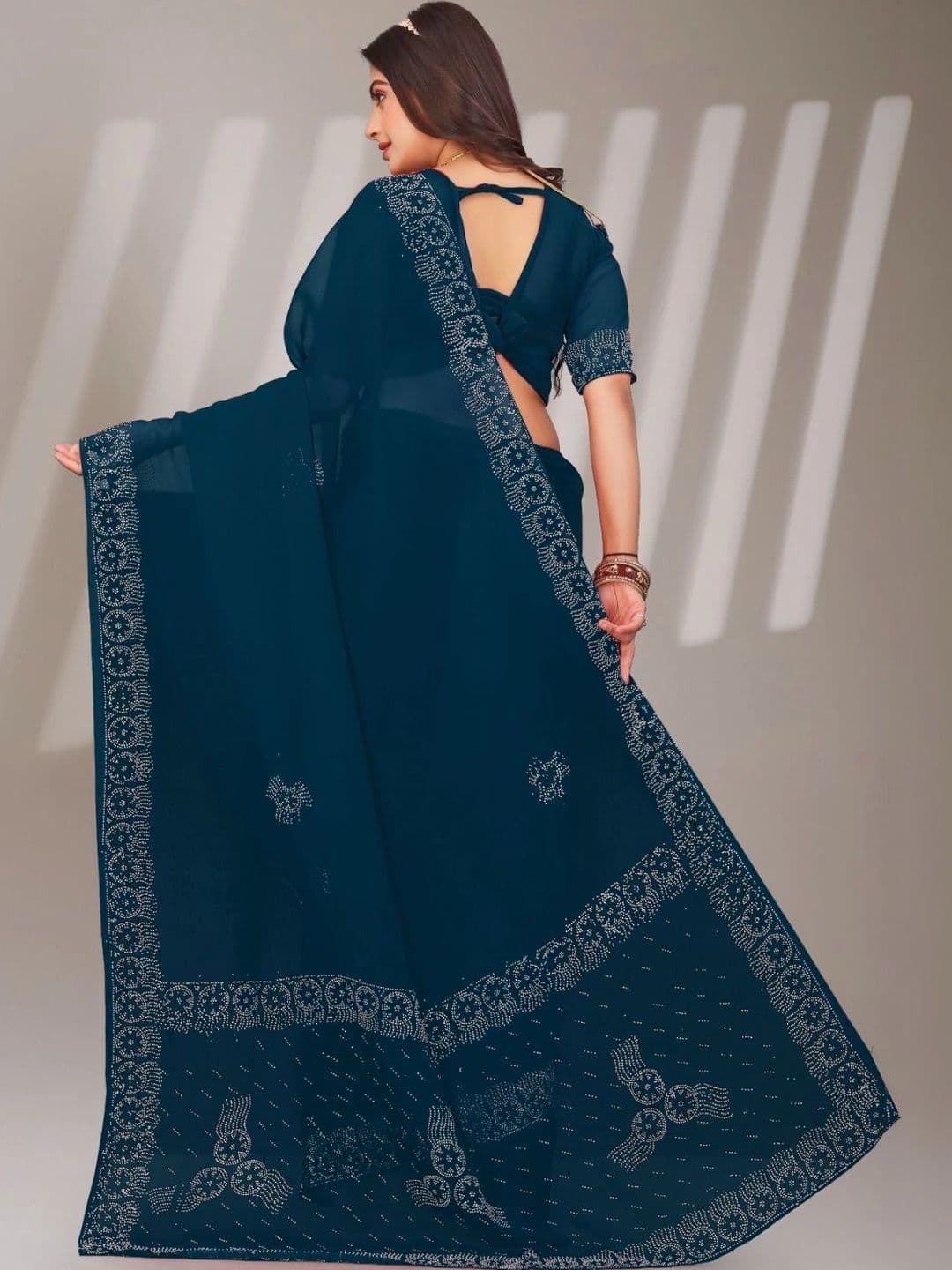 PRANU TRENDS Embellished Poly Chiffon Saree thumbnail 2
