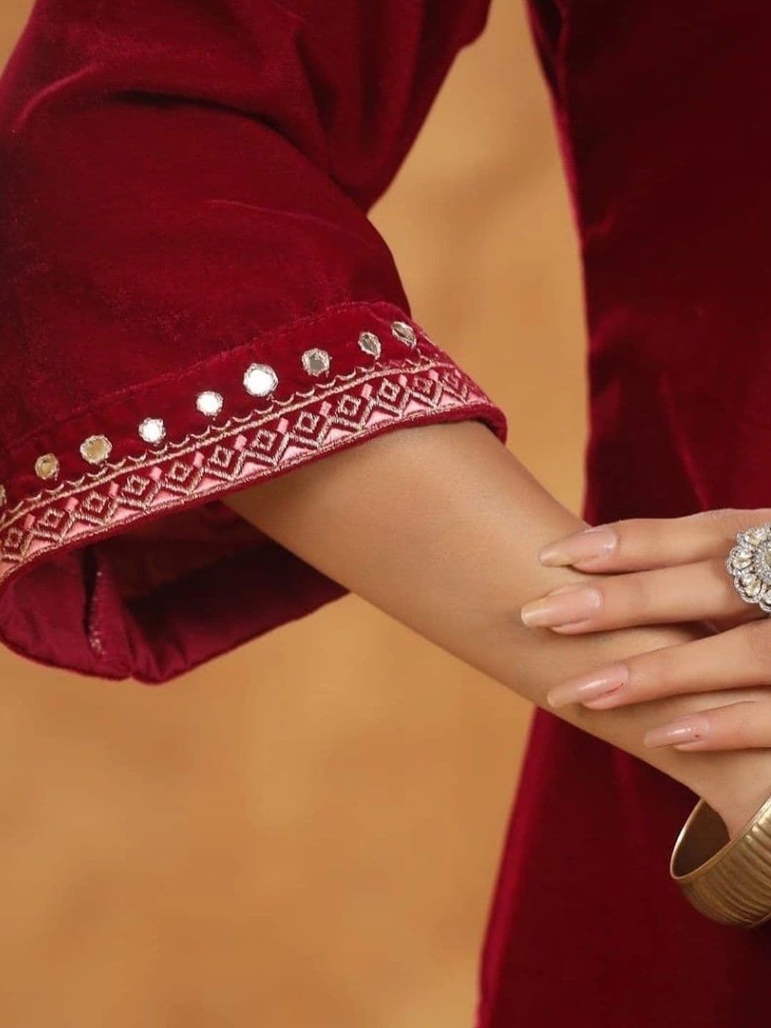 SRF KURTI HUB Women Ethnic Motifs Embroidered Regular Mirror Work Velvet Kurta with Trousers & With Dupatta thumbnail 3