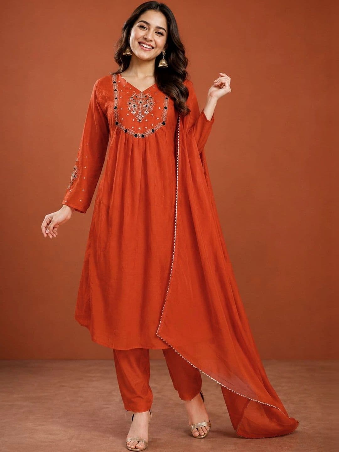 SAINOOR Women Ethnic Motifs Embroidered Empire Thread Work Kurta with Trousers & With Dupatta thumbnail 2