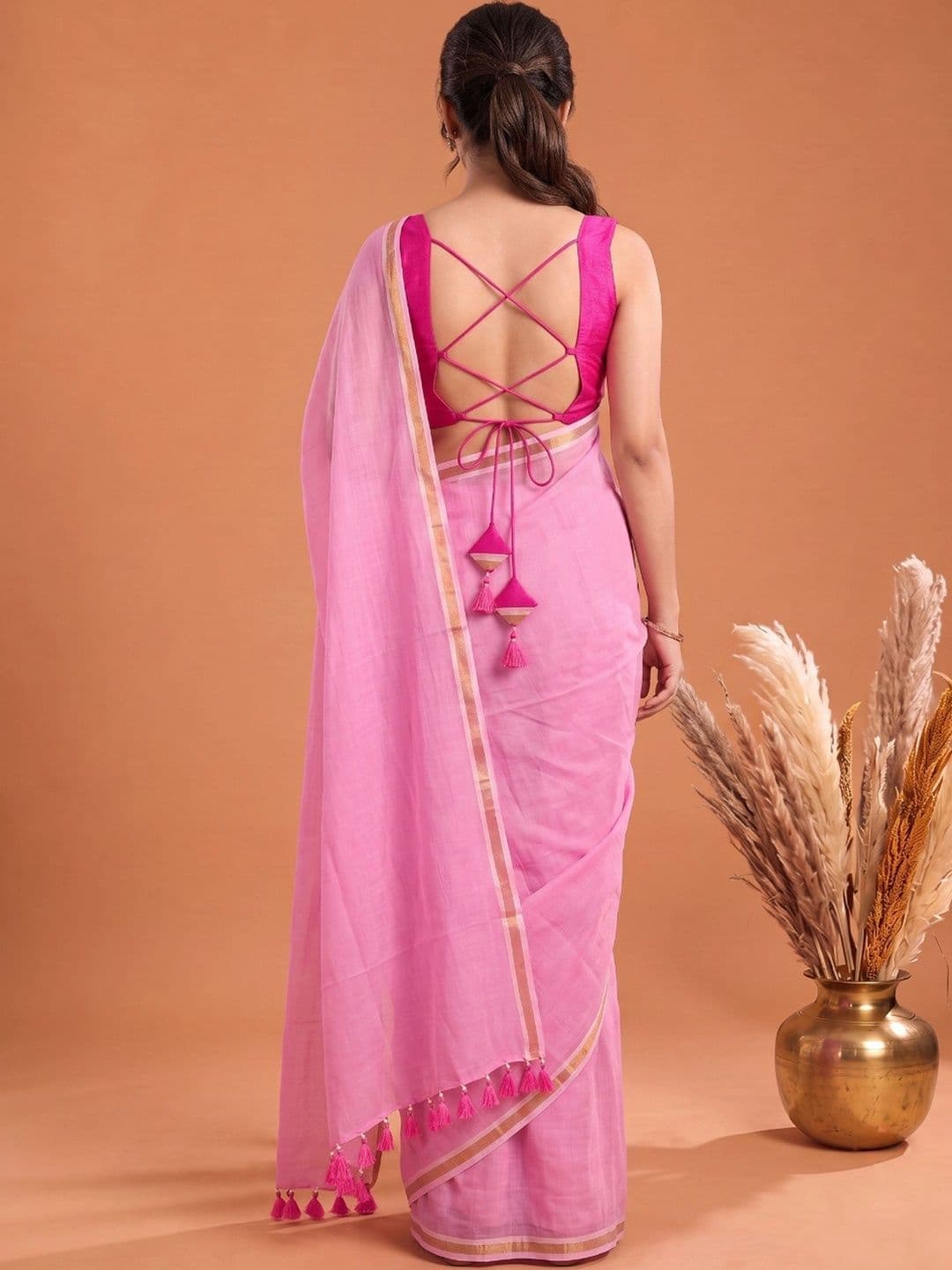 Mitera Floral Embroidered Pure Cotton Saree thumbnail 2