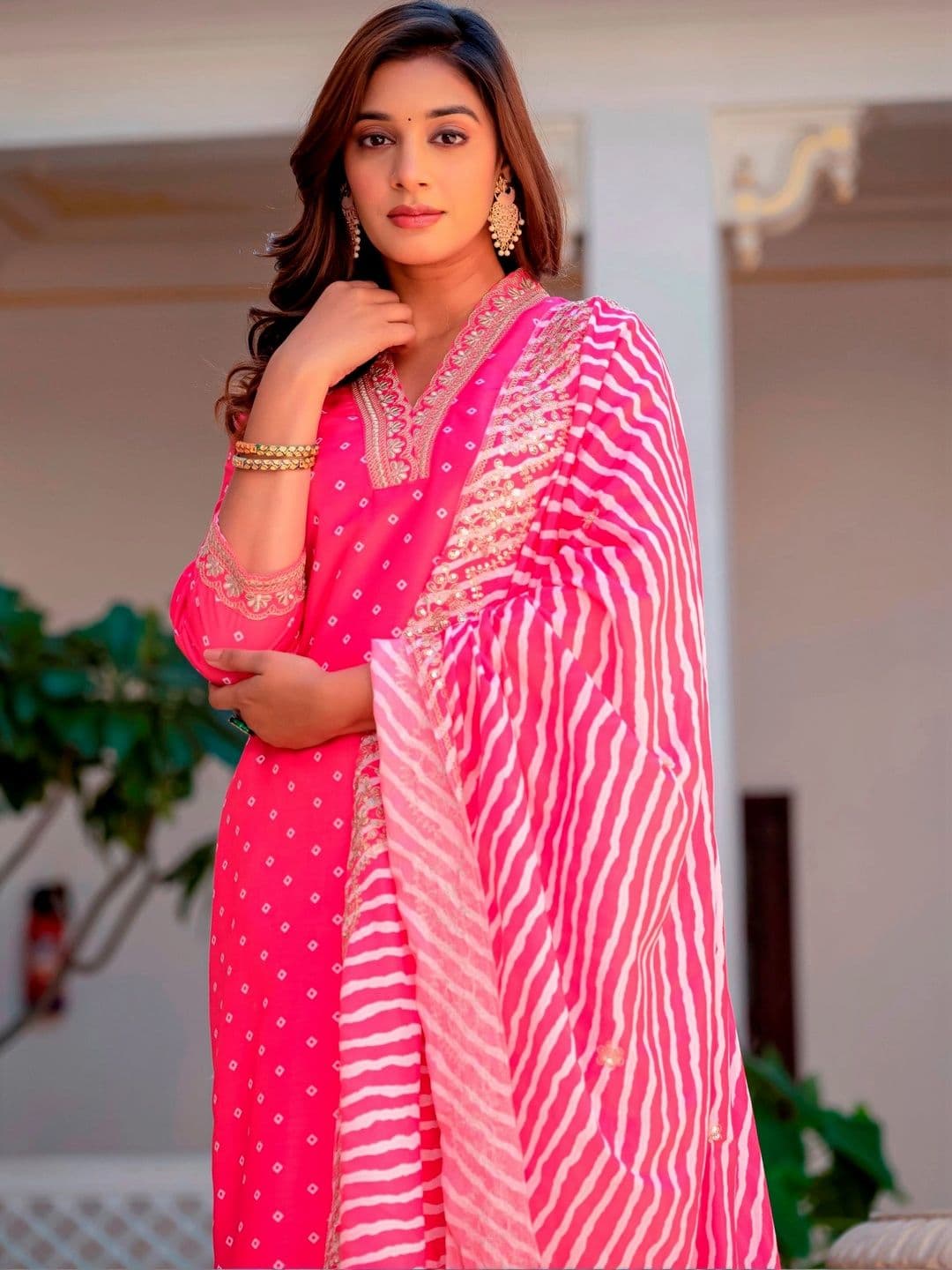 SRF KURTI HUB Women Ethnic Motifs Printed Regular Thread Work Kurta with Trousers & With Dupatta thumbnail 2