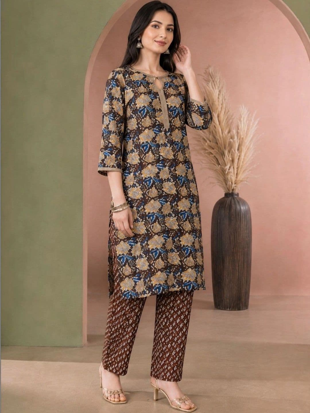 EELIKA Women Floral Printed Regular Pure Cotton Kurta with Trousers & With Dupatta thumbnail 2