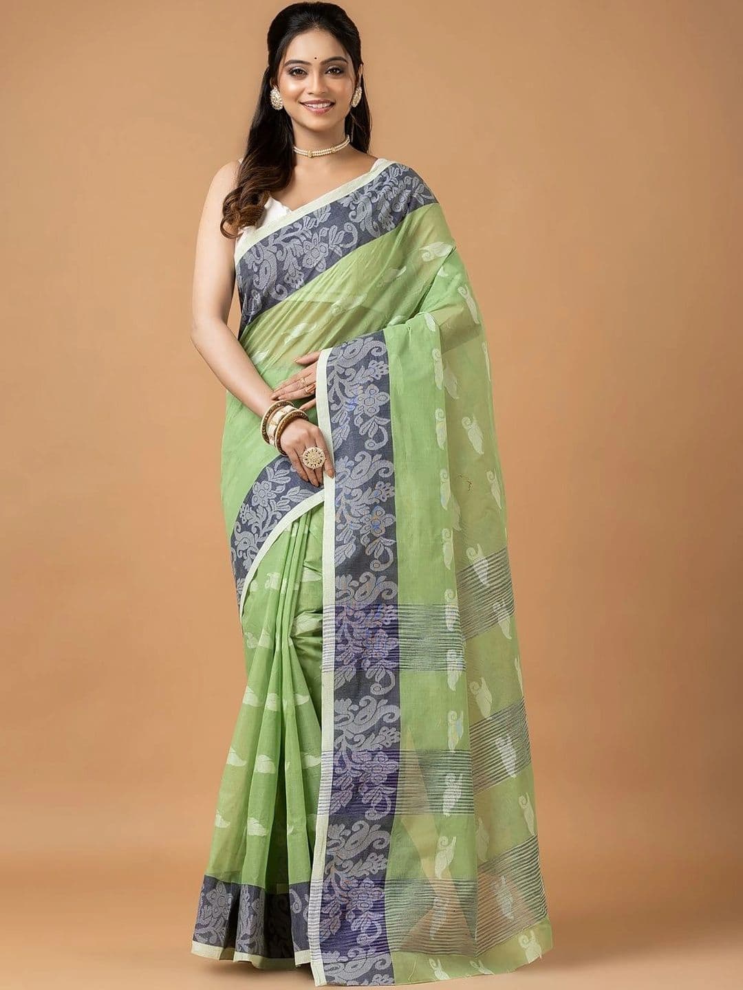 Kosh Ethnics Floral Embroidered Pure Cotton Taant Saree - view 1
