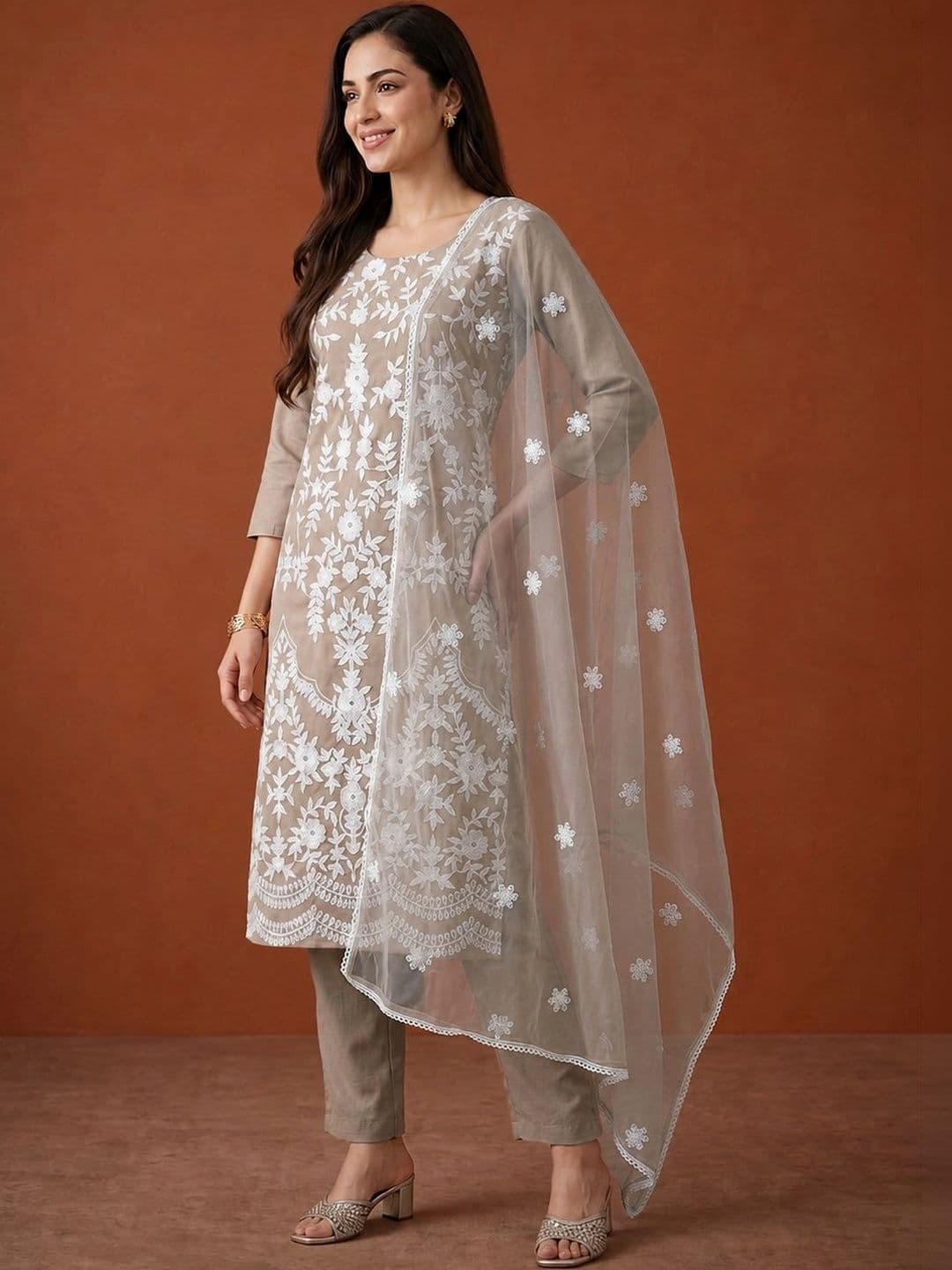 SAINOOR Women Ethnic Motifs Embroidered Regular Thread Work Kurta with Trousers & With Dupatta thumbnail 2