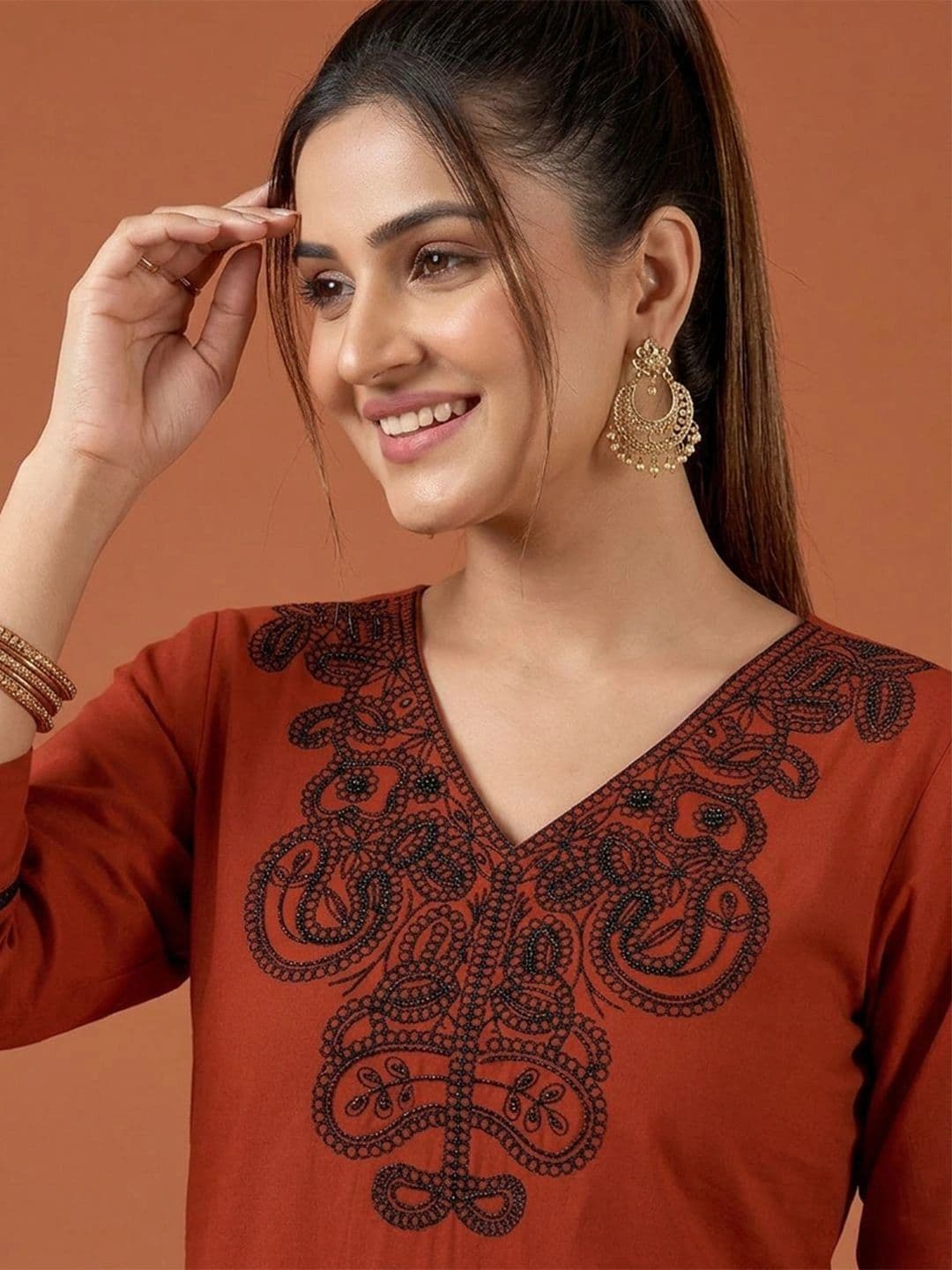 SAINOOR Women Ethnic Motifs Embroidered Regular Thread Work Pure Cotton Kurta with Trousers thumbnail 6