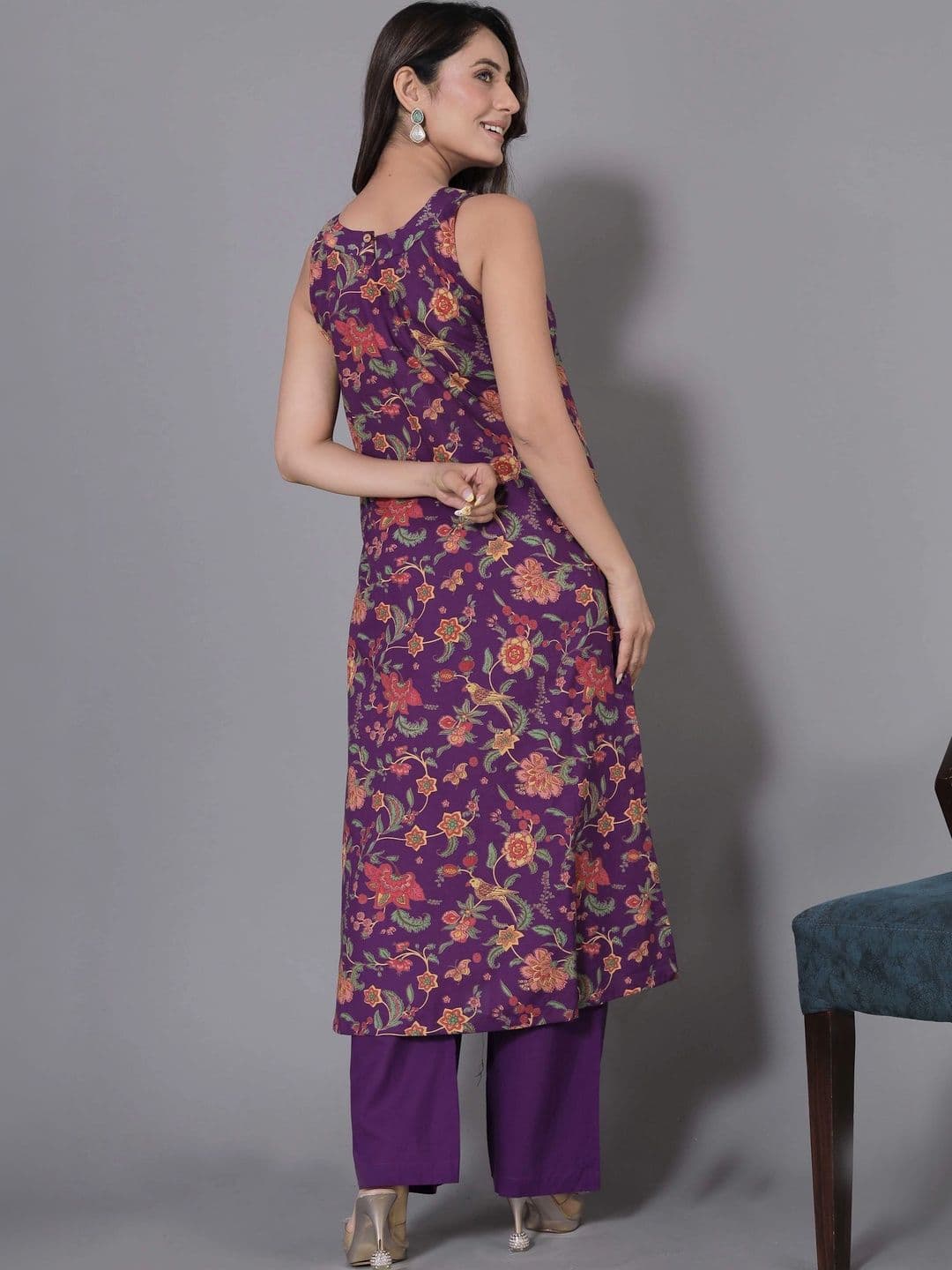 all about you Women Floral Printed Regular Kurta with Palazzos thumbnail 4