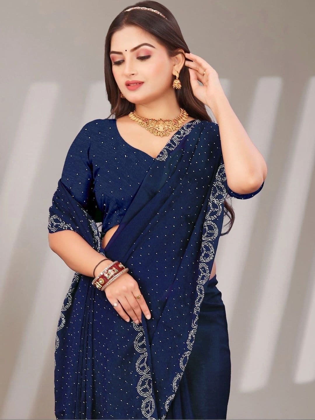 Fashion Mantra Embellished Poly Chiffon Saree thumbnail 3