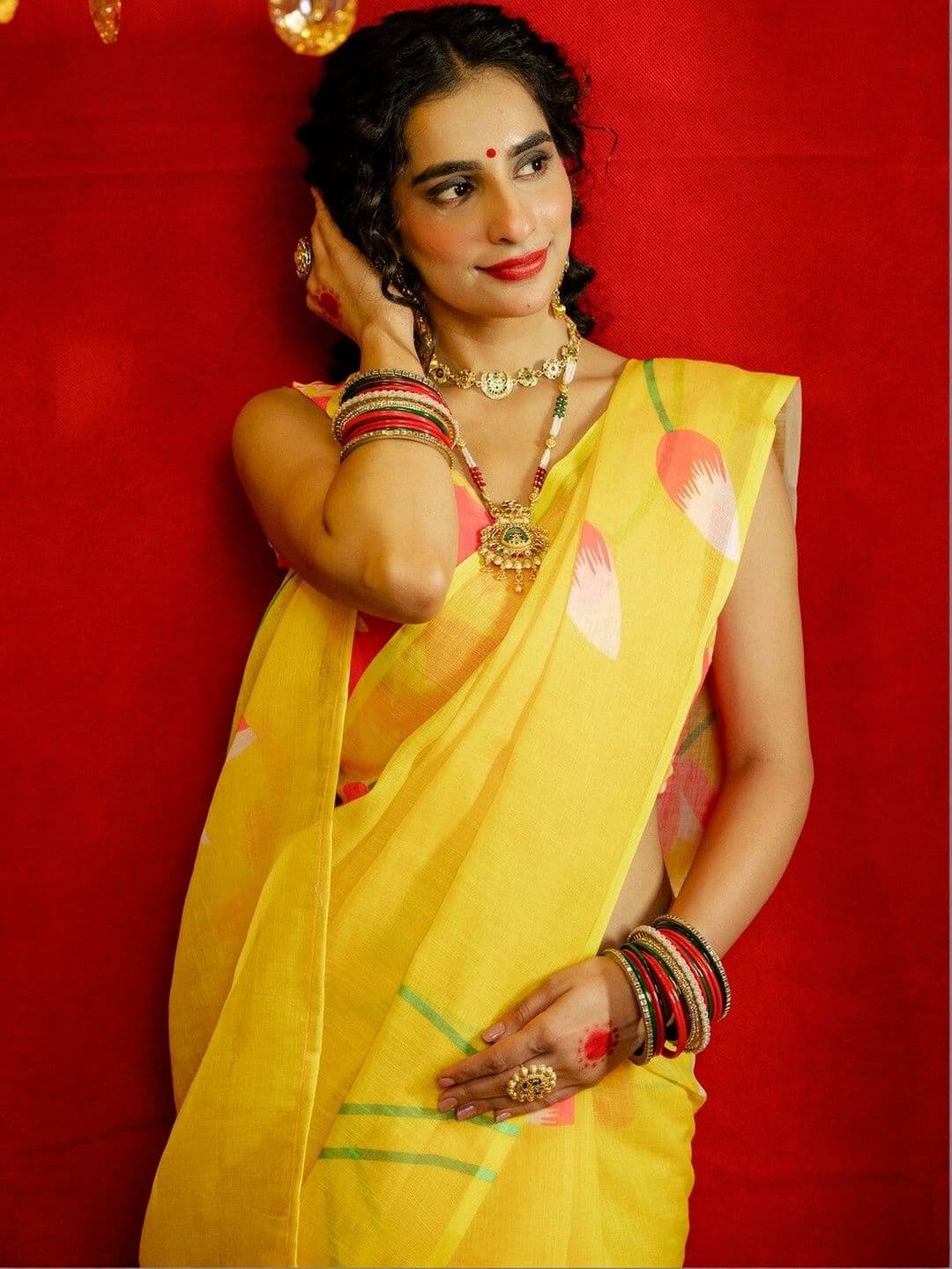 Satrani Woven Pure Linen Floral Printed Saree With Blouse Piece thumbnail 6