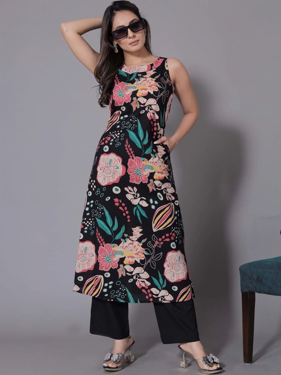 all about you Women Floral Printed Regular Kurta with Palazzos thumbnail 4