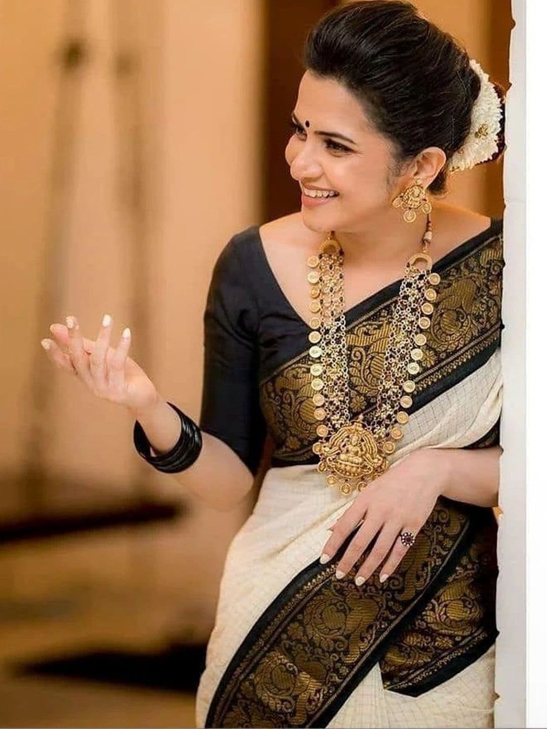 revika Woven Design Zari Art Silk Designer Kanjeevaram Saree thumbnail 3