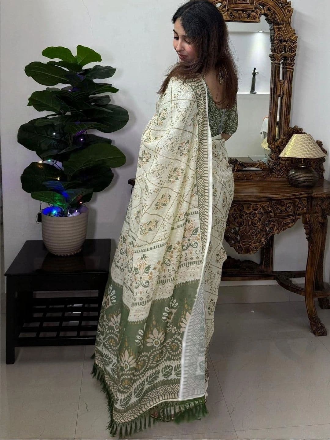 Swaraas Pure Linen Saree thumbnail 4