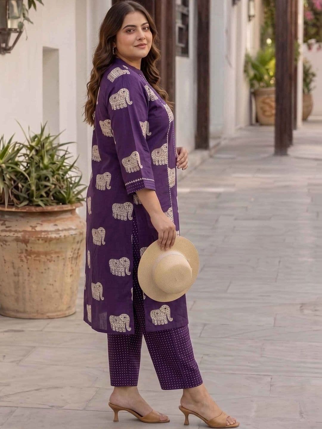 Sztori Women Ethnic Motifs Printed Regular Pure Cotton Kurta with Trousers thumbnail 4