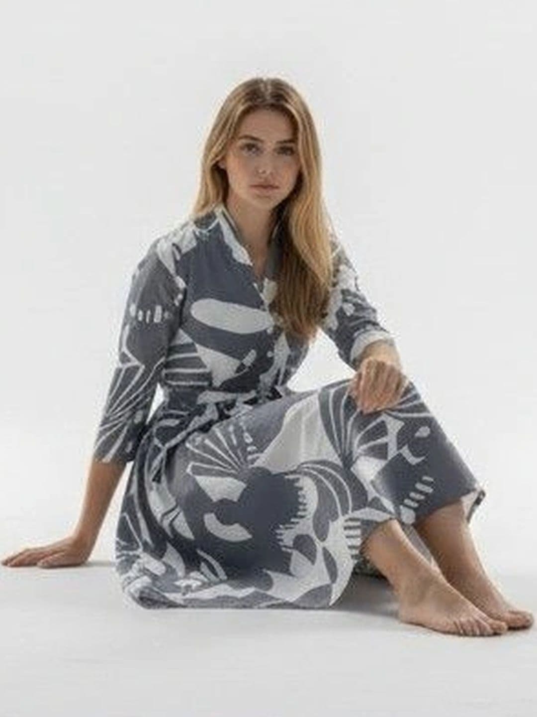 DMP FASHION Women Printed Khadi Handloom Kurta thumbnail 2