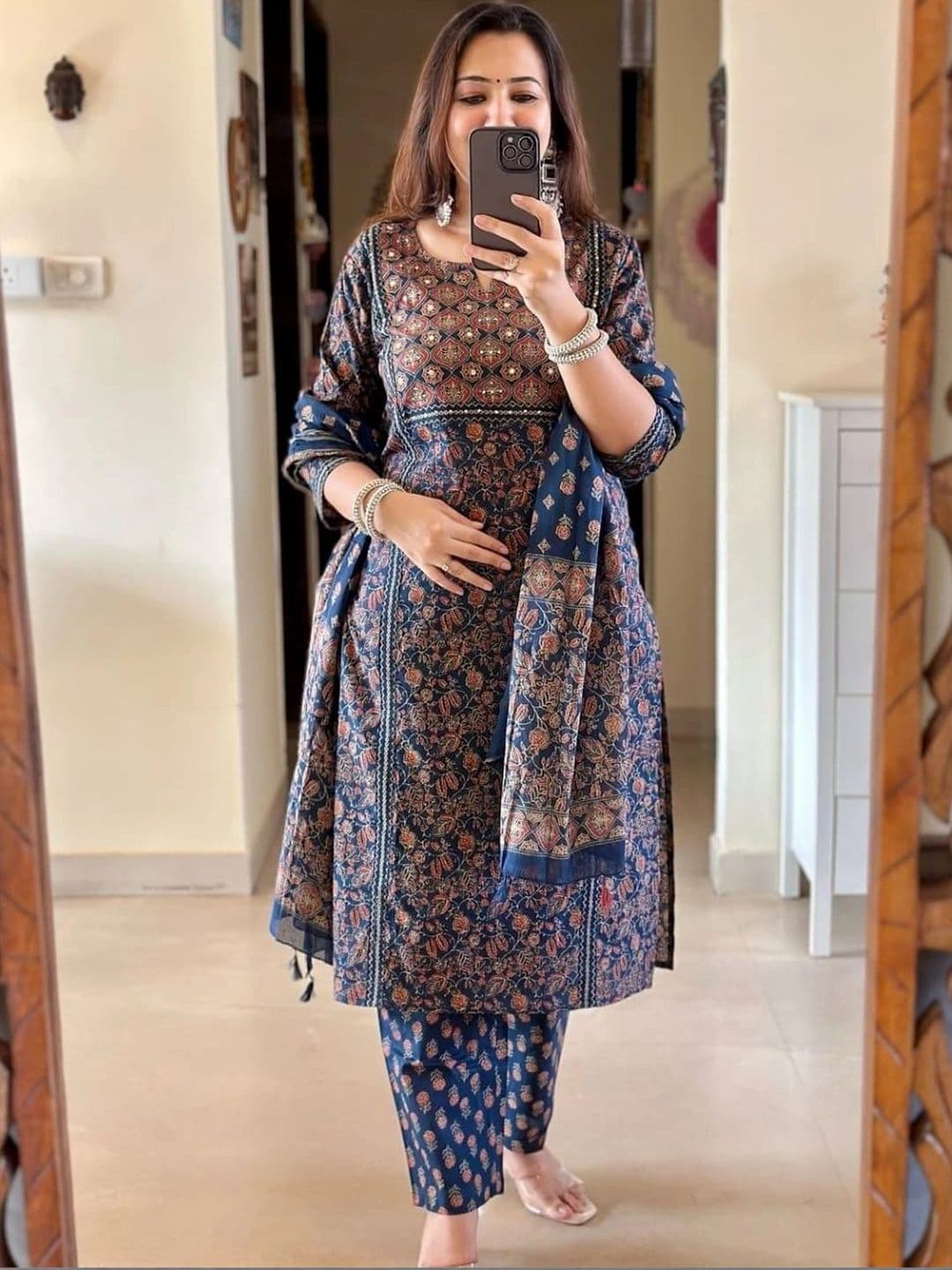 SRF KURTI HUB Women Ethnic Motifs Printed Regular Mirror Work Kurta with Trousers & With Dupatta - view 1