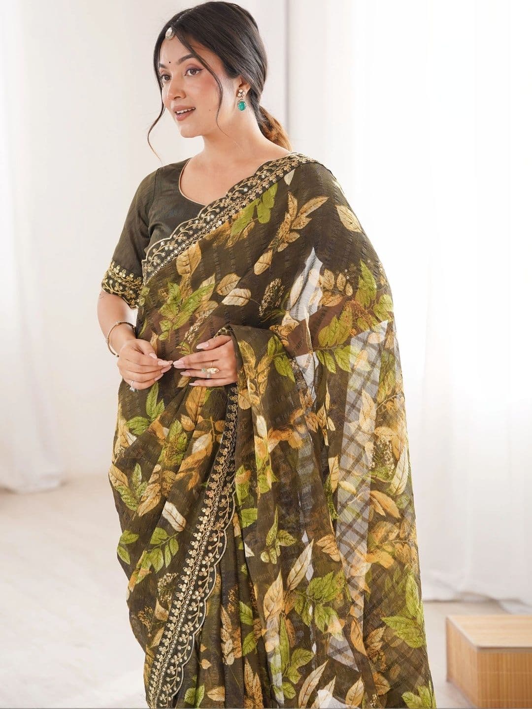 Mitera Ethnic Motifs Patchwork Pure Georgette Saree thumbnail 6