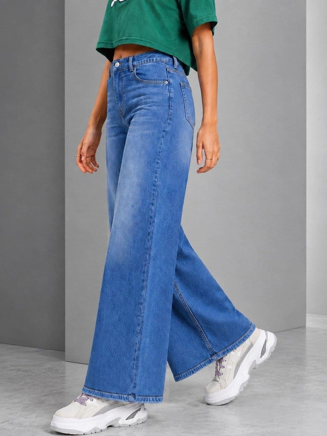 DressBerry Women Comfort Wide Leg High-Rise Light Fade Stretchable Jeans thumbnail 4