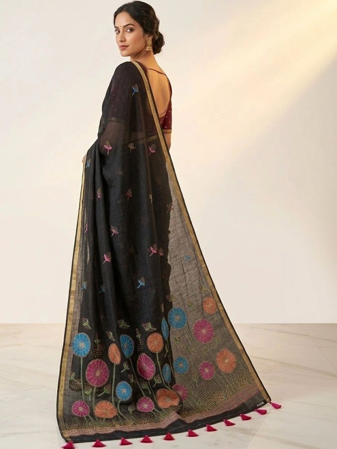 Fashion Mantra Embroidered Linen Blend Saree thumbnail 3