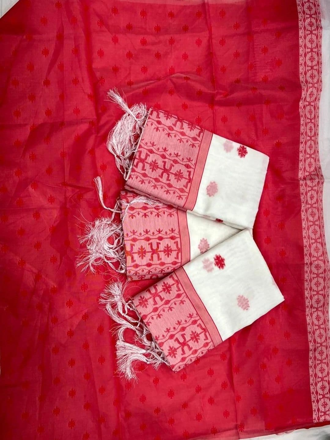 RUTVA FASHION Woven Design Zari Art Silk Banarasi Saree thumbnail 5