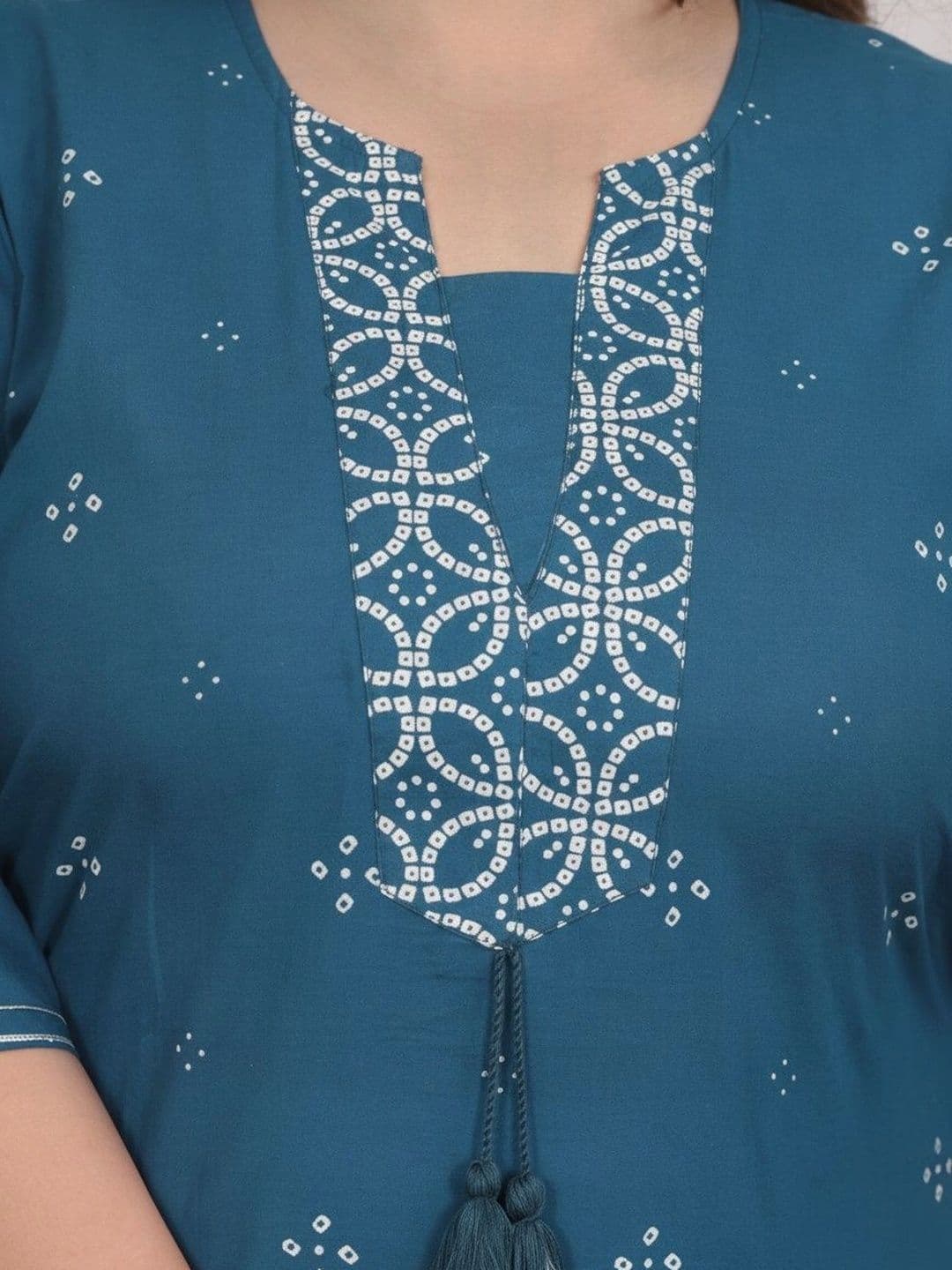 Sztori Women Bandhani Printed Thread Work Kurta thumbnail 7