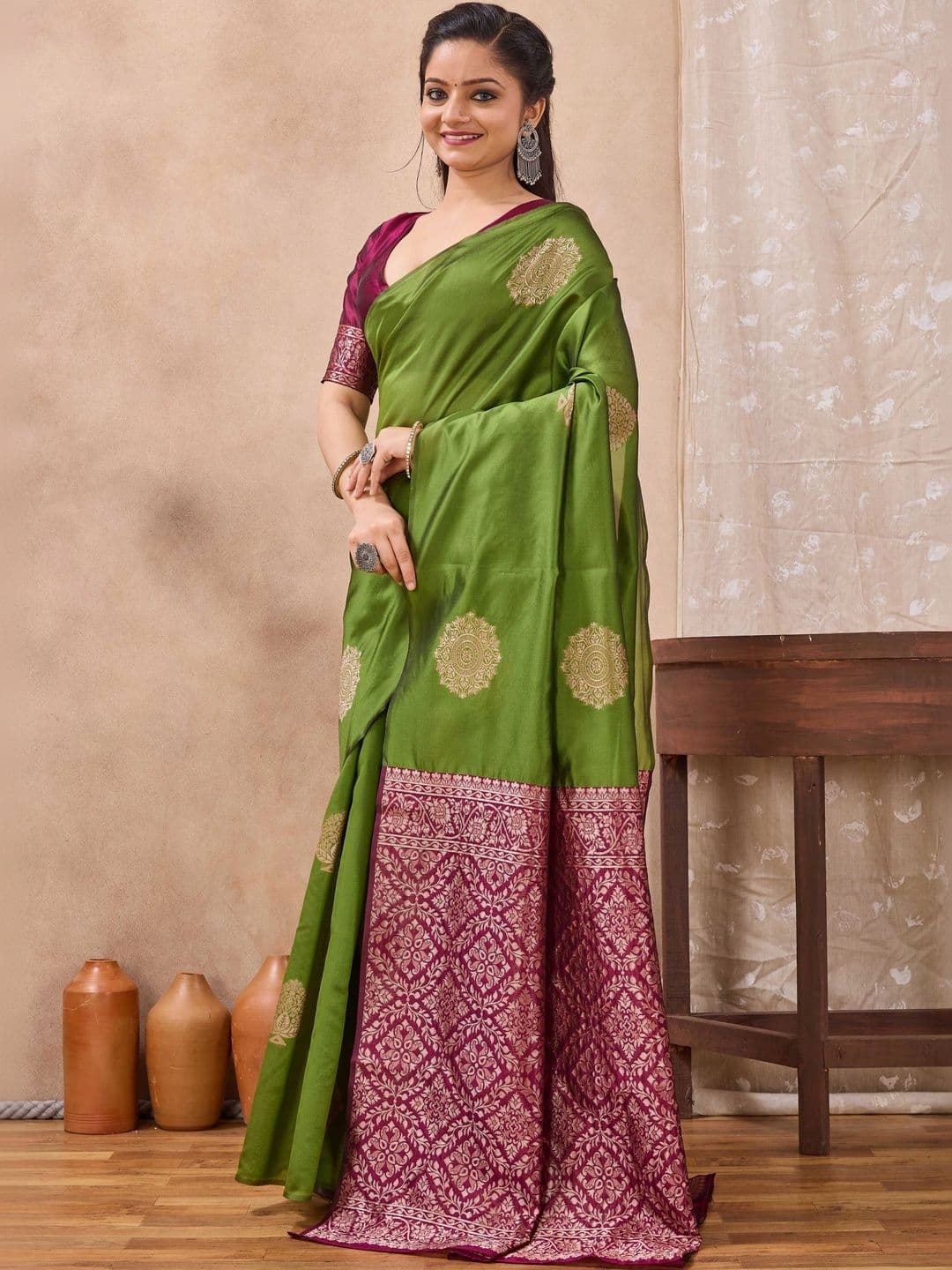 Mitera Woven Design Zari Art Silk Saree thumbnail 3