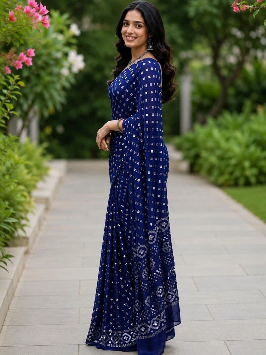 VAMIKA FASHION Embellished Saree thumbnail 5