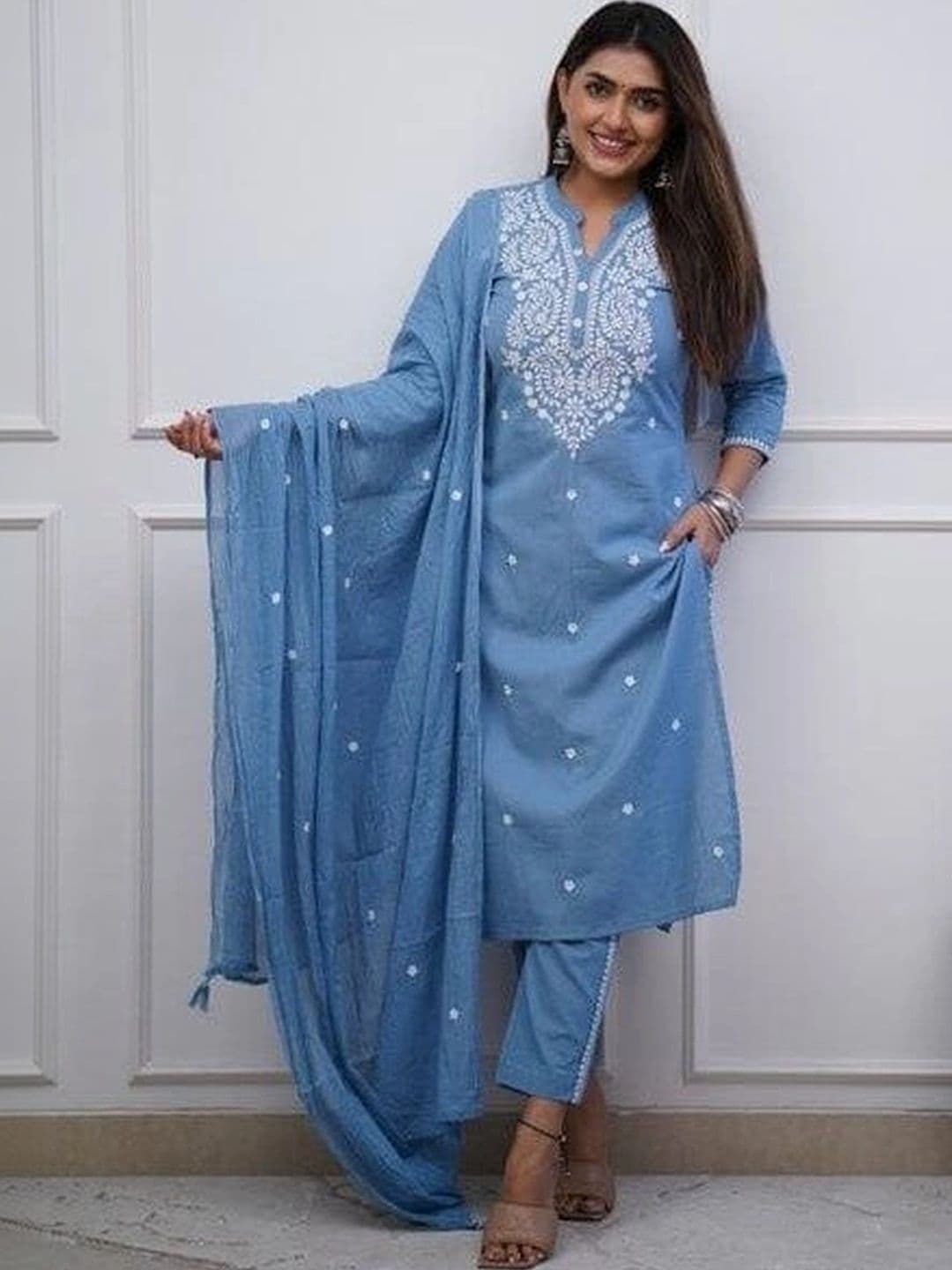 SRF KURTI HUB Women Ethnic Motifs Embroidered Regular Thread Work Kurta with Trousers & With Dupatta thumbnail 4