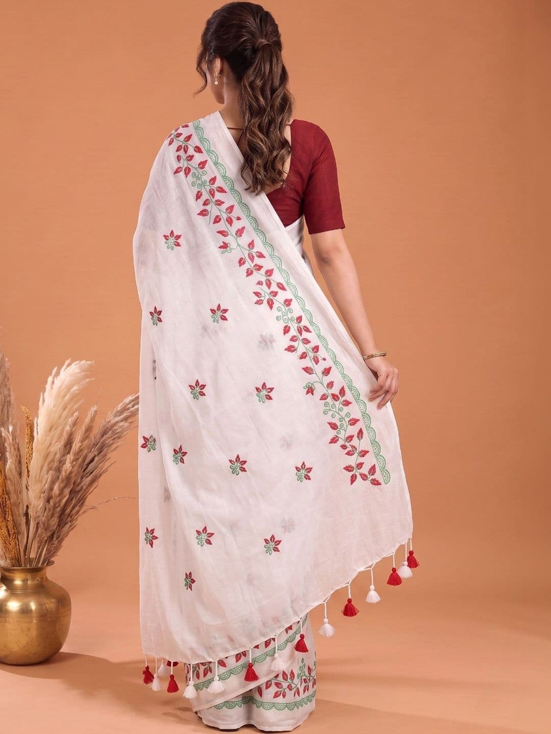 Mitera Floral Pure Cotton Saree thumbnail 3