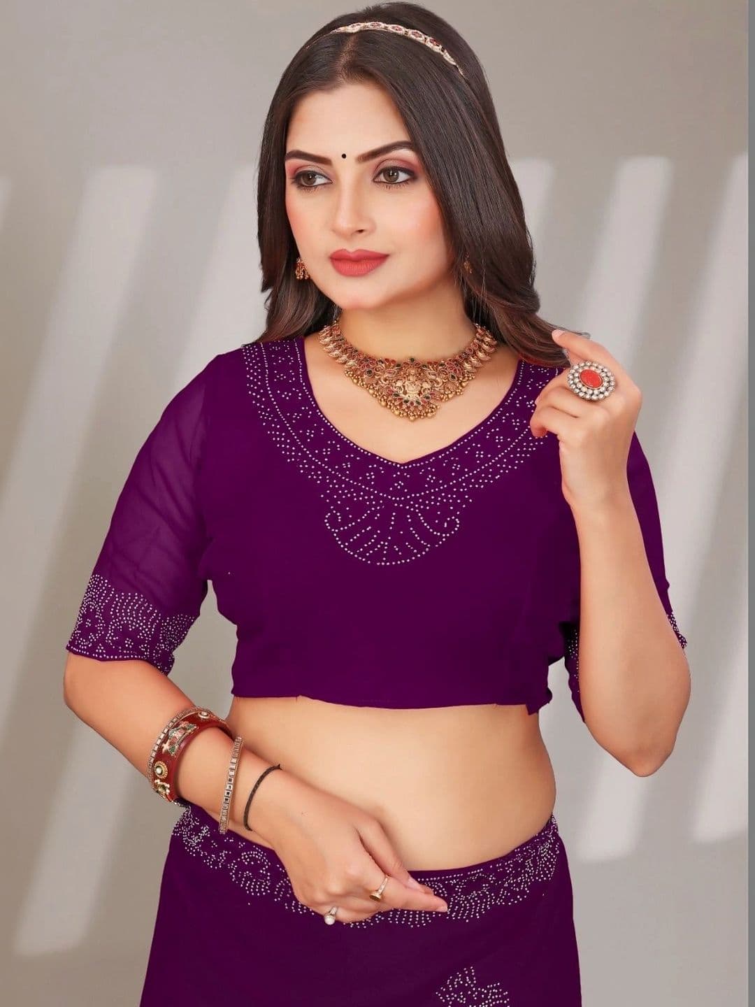 Fashion Mantra Embroidered Poly Chiffon Saree thumbnail 2