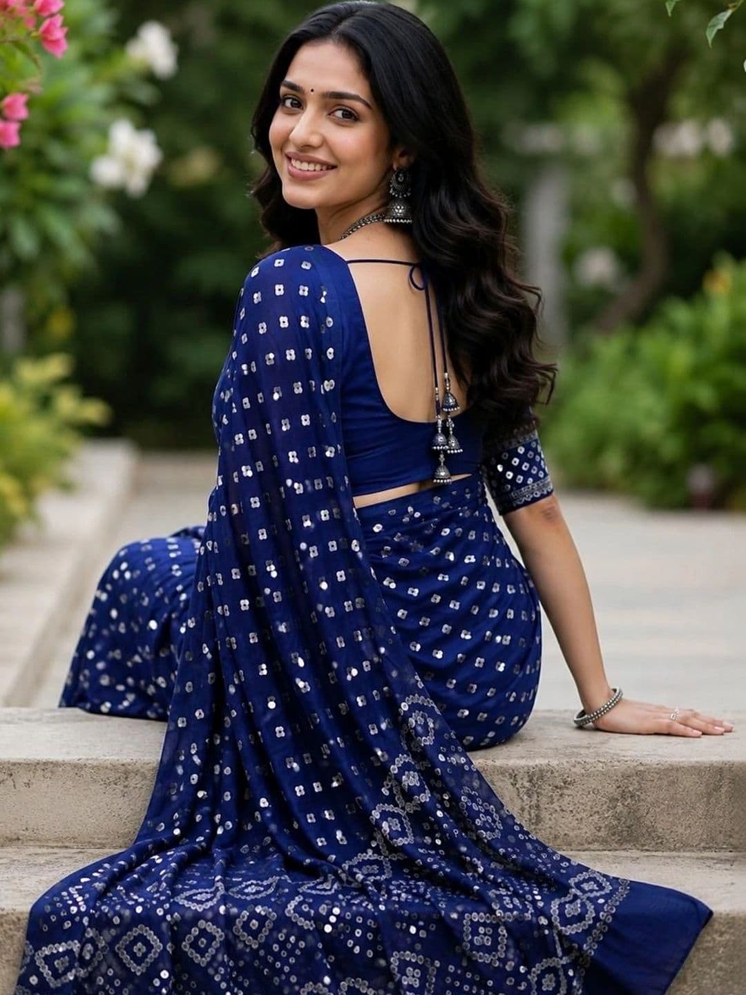 VAMIKA FASHION Embellished Saree thumbnail 2