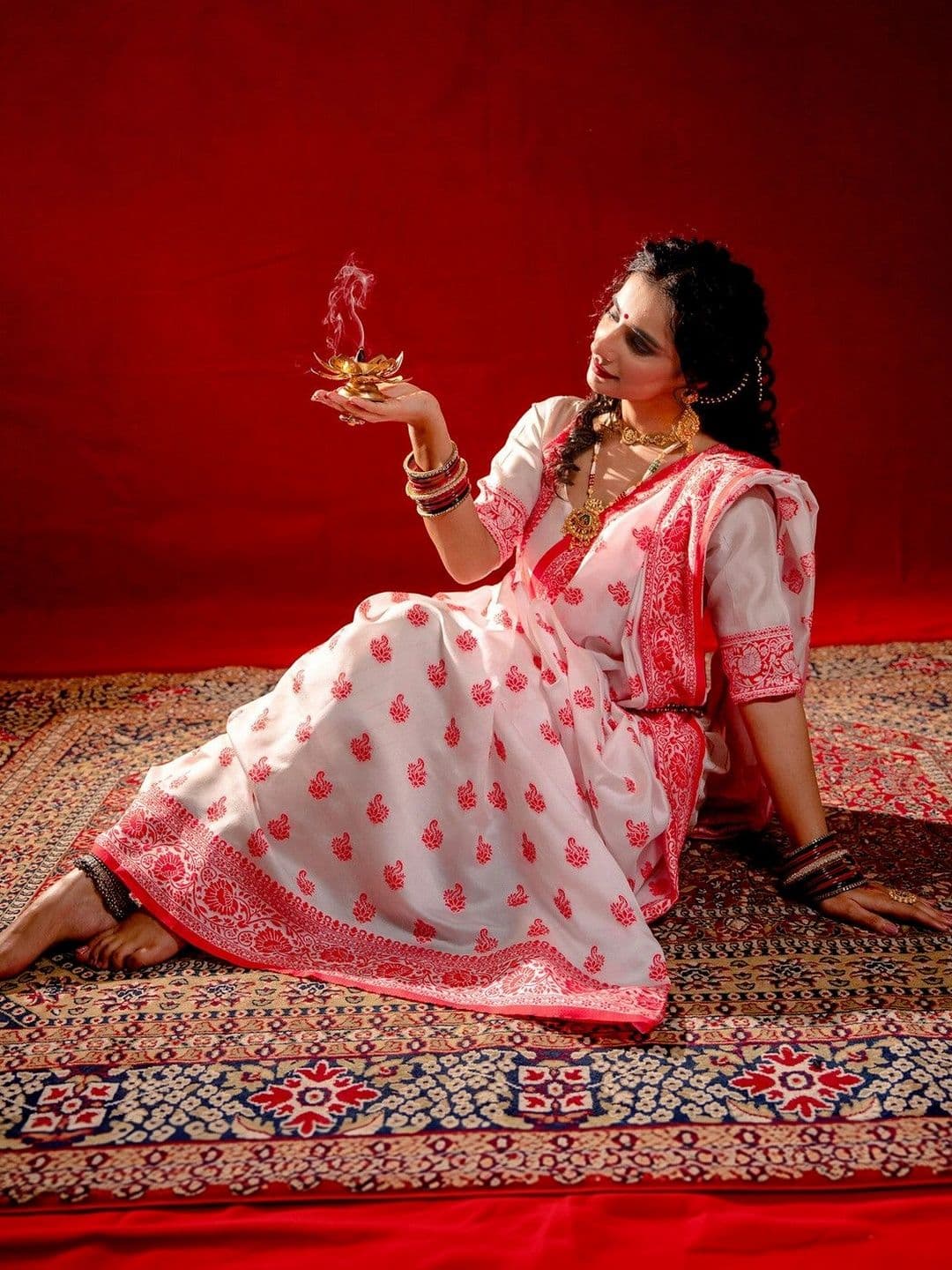 Satrani Zari Silk Woven Baluchari Saree with Matching Blouse Piece thumbnail 4