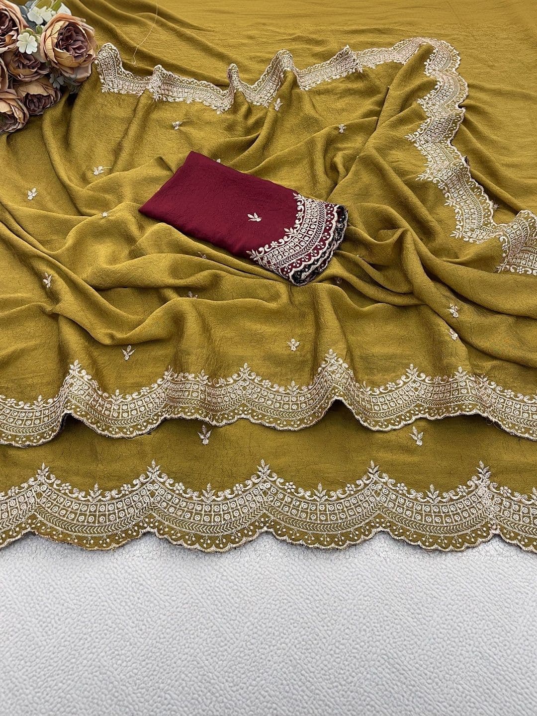 LabelVASTRA Ethnic Motifs Embroidered Poly Georgette Saree thumbnail 2