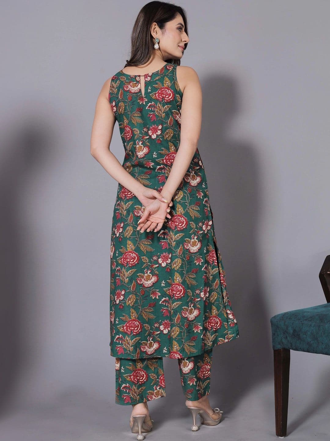 all about you Women Floral Printed Regular Kurta with Trousers thumbnail 5