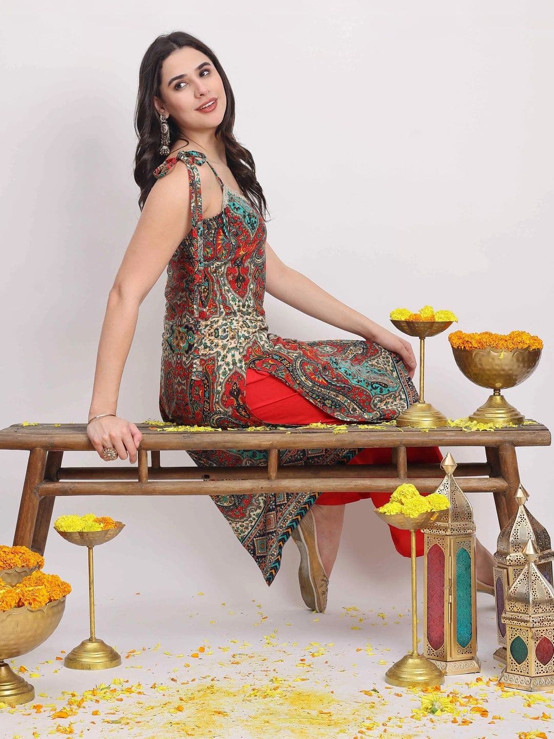 TextileNow Women Ethnic Motifs Printed Regular Kurta with Palazzos thumbnail 4