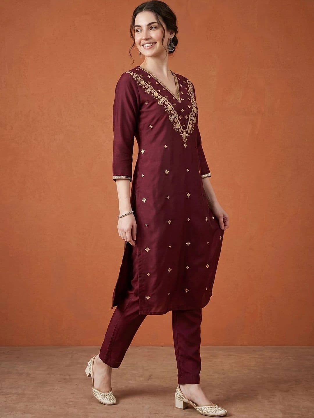 SAINOOR Women Ethnic Motifs Embroidered Regular Kurta with Trousers & With Dupatta thumbnail 4