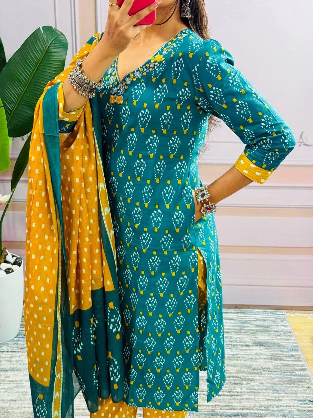 SRF KURTI HUB Women Ethnic Motifs Printed Regular Thread Work Kurta with Trousers & With Dupatta thumbnail 2
