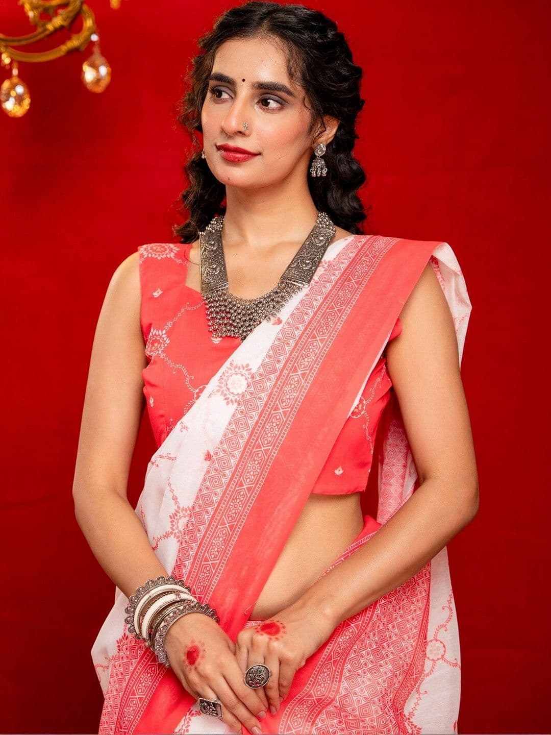 Satrani Women Woven Silk Printed Zari Border Saree With Blouse Piece thumbnail 7