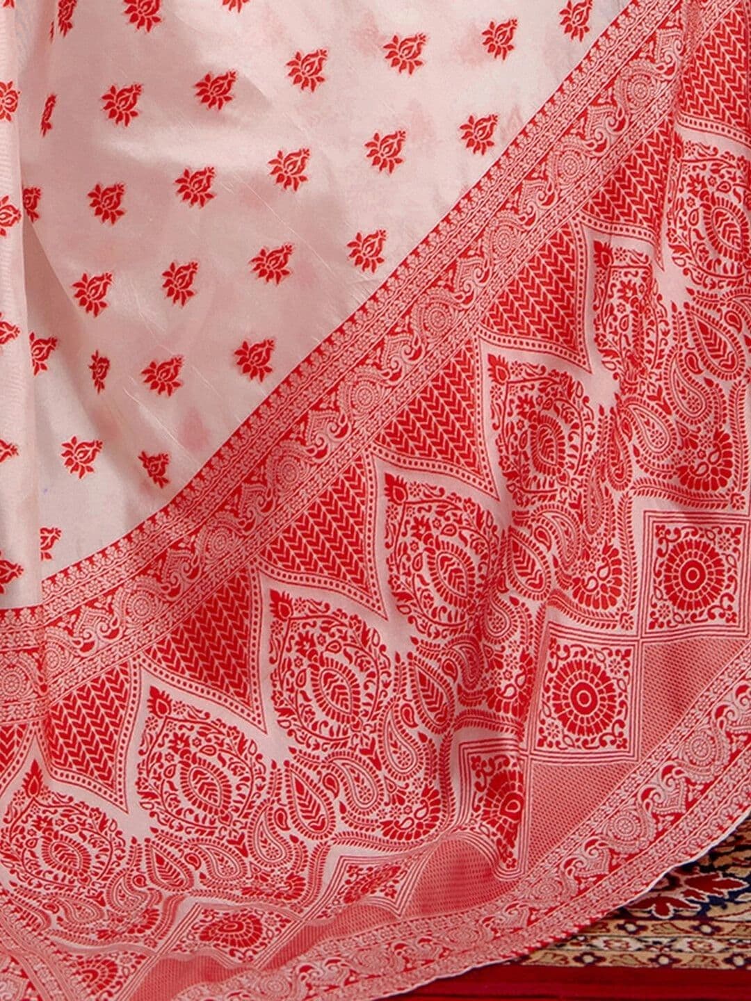 Satrani Woven Silk Baluchari Saree with Blouse Piece thumbnail 4