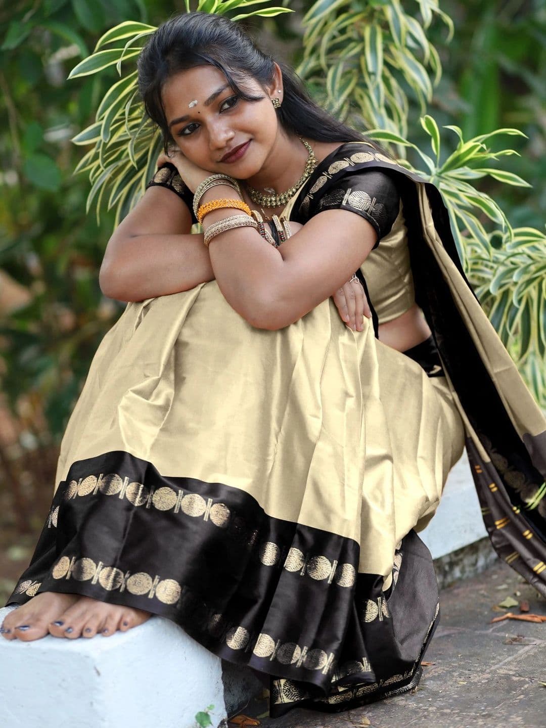 KALINI Woven Design Zari Designer Gadwal Saree thumbnail 5