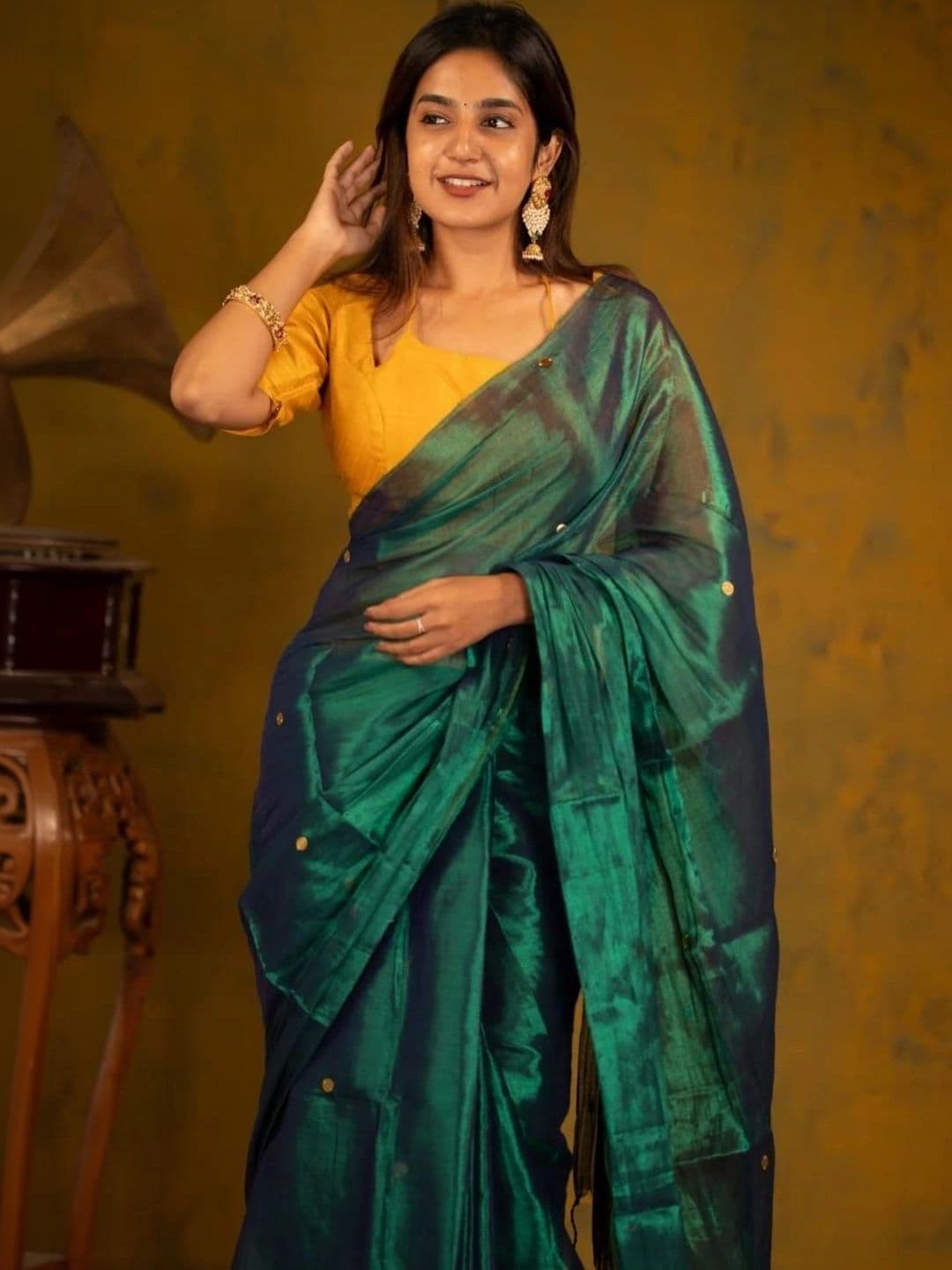all about you women Fancy Cotton handloom Saree With Blouse Piece thumbnail 2