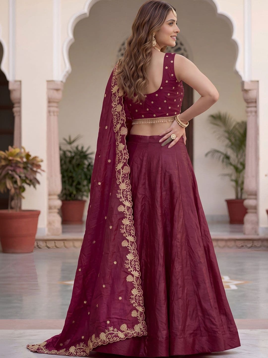 ETHNIC PLUS Embroidered Thread Work Semi-Stitched Lehenga & Unstitched Blouse With Dupatta thumbnail 4