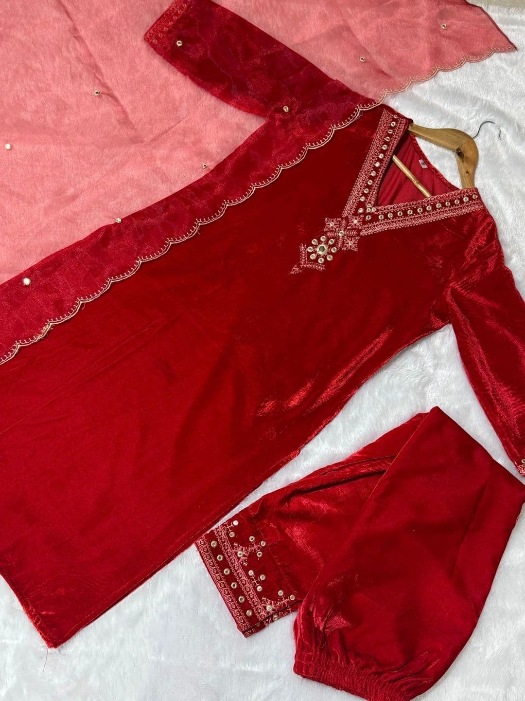 SRF KURTI HUB Women Ethnic Motifs Embroidered Regular Mirror Work Velvet Kurta with Trousers & With Dupatta thumbnail 5