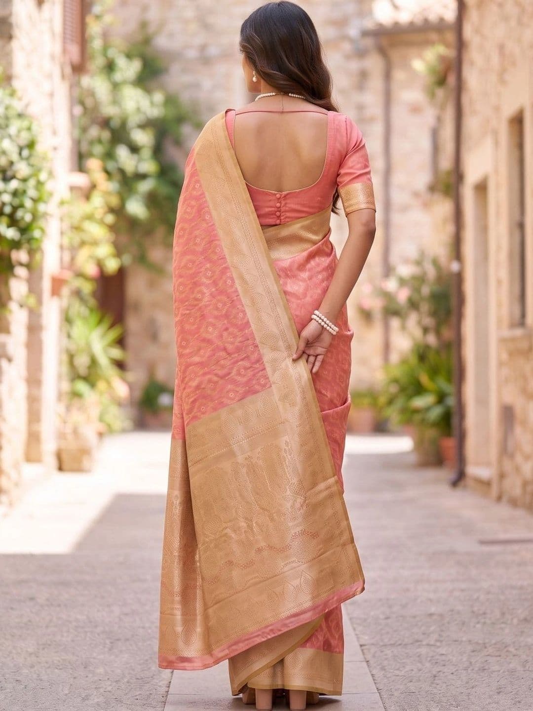 SOURAGYA Woven Design Zari Silk Blend Kanjeevaram Saree thumbnail 5