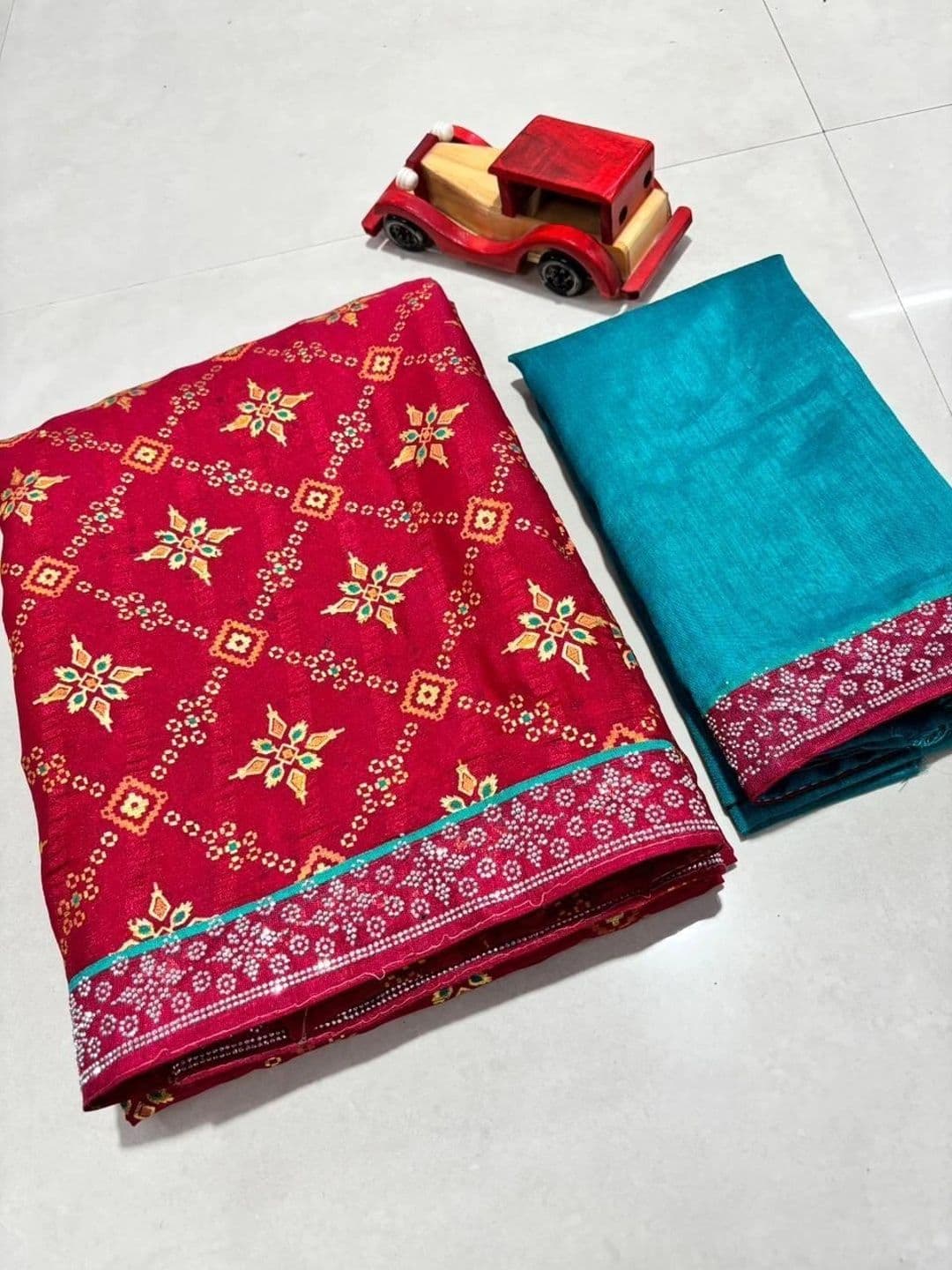 Textile Mantra Bandhani Embroidered Poly Georgette Saree thumbnail 2