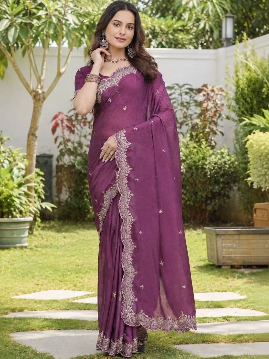 Vastra Drape Ethnic Motifs Embroidered Poly Georgette Saree thumbnail 4