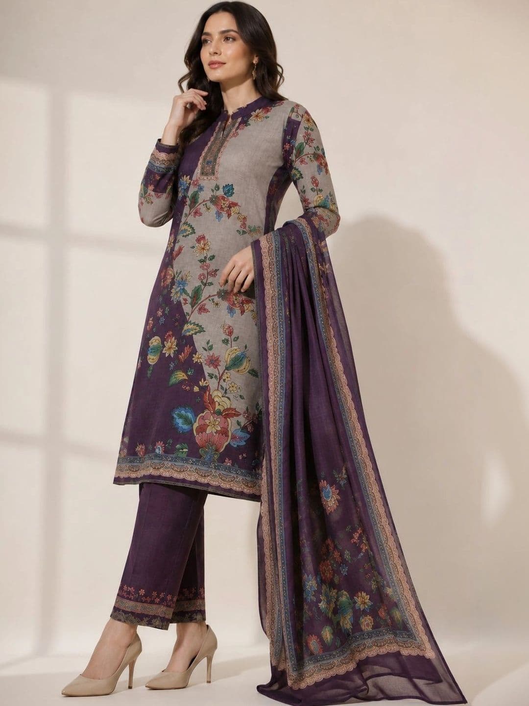 Wool's Kart Women Floral Printed Regular Kurta with Trousers & With Dupatta thumbnail 4
