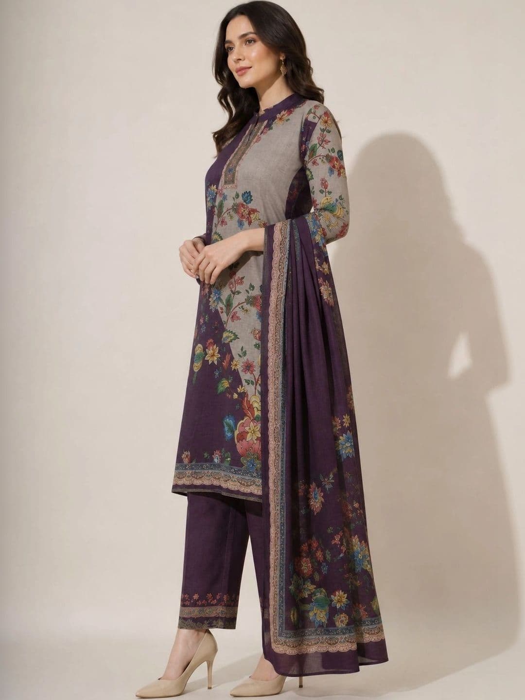 Wool's Kart Women Floral Printed Regular Kurta with Trousers & With Dupatta thumbnail 2
