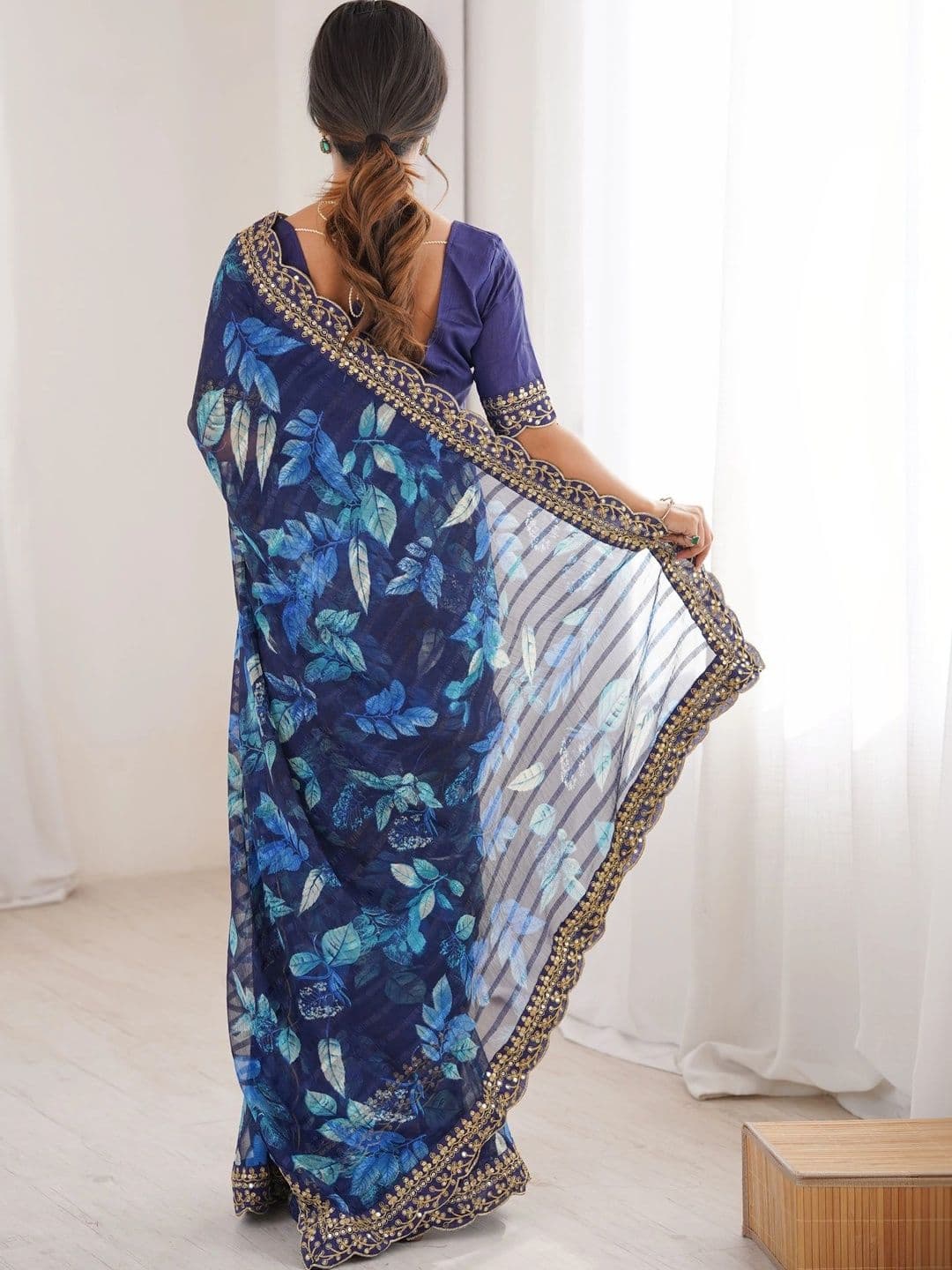 Mitera Floral Embroidered Pure Georgette Saree thumbnail 3