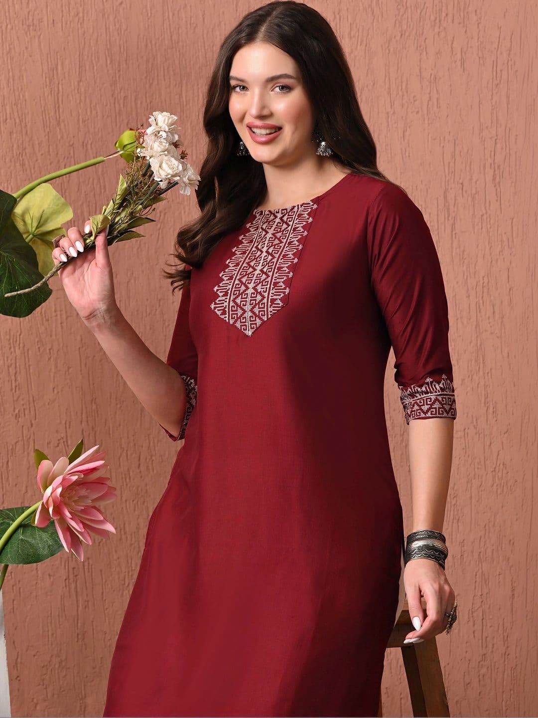 HERE&NOW Women Ethnic Motifs Embroidered Thread Work Kurta thumbnail 2