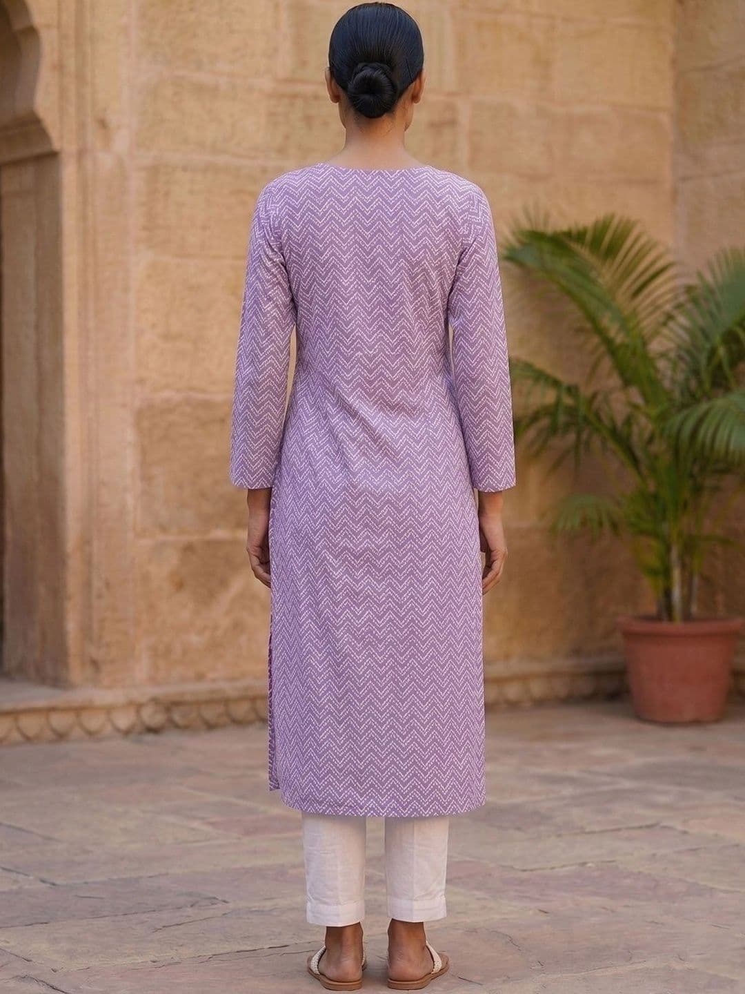 KALINI Women Geometric Printed Kurta thumbnail 7