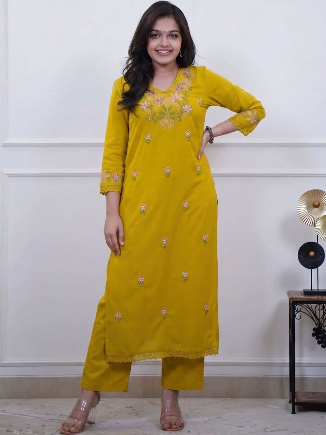 Kethi Fashion Women Floral Embroidered Regular Thread Work Pure Cotton Kurta with Trousers thumbnail 3